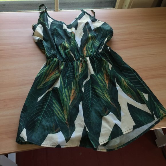 Shein Banana Leaf Print Romper Size XS - Picture 3 of 9